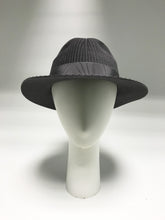 Charger l&#39;image dans la galerie, LISA
