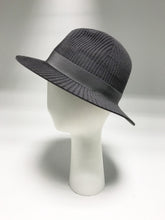 Charger l&#39;image dans la galerie, LISA
